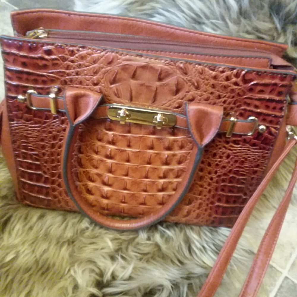 Purse - Picture 2 of 10